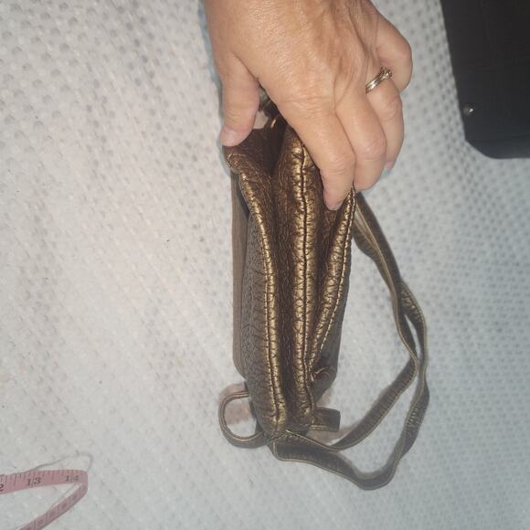 NATURALIZER EUC CROSSBODY ORGANIZER WALLET CROSSBODY BAG. GOLD - Picture 8 of 8